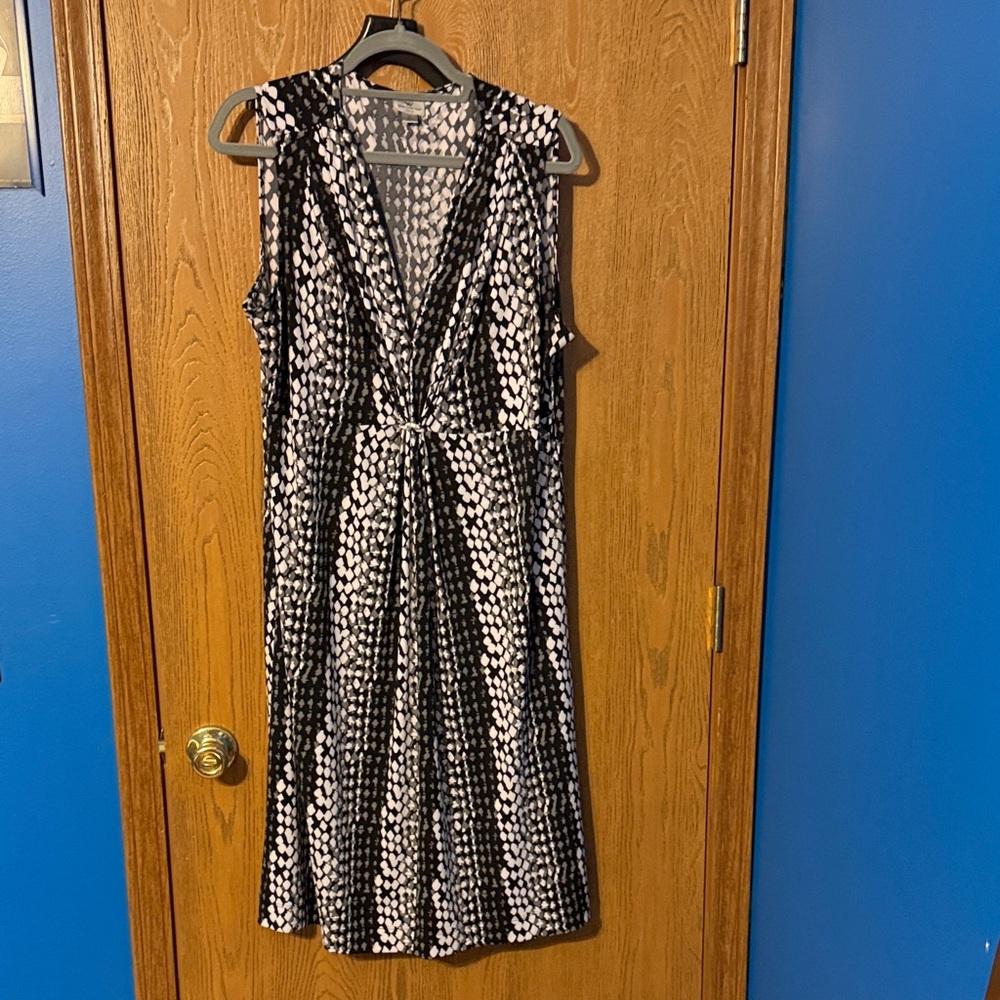Worthington Black and White Plunge Neck Sundress